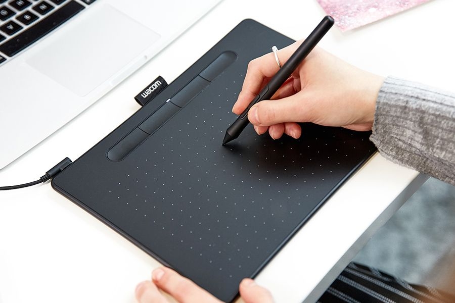 Графичен таблет Wacom Intuos M Black