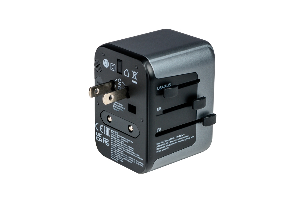 Адаптер Verbatim UTA-03 Universal Travel Adapter 1xUSB-C PD 30W & QC 3.0 / 2xUSB-C / 2xUSB-A